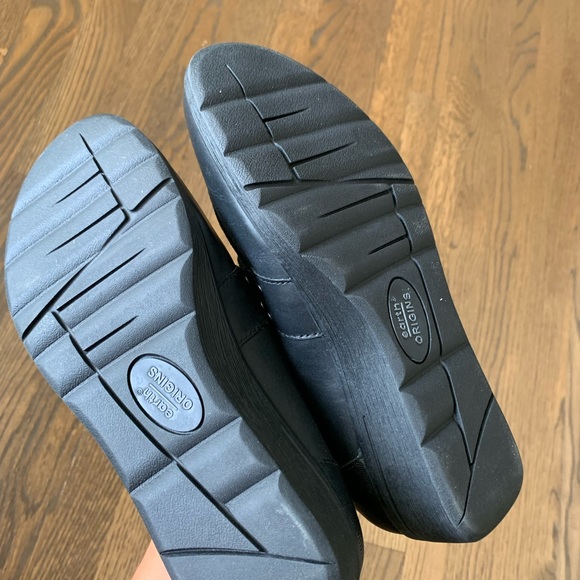 🌸 2 x $30 🌸 Brand new, never worn Earth Origins Shoes - Picture 3 of 7